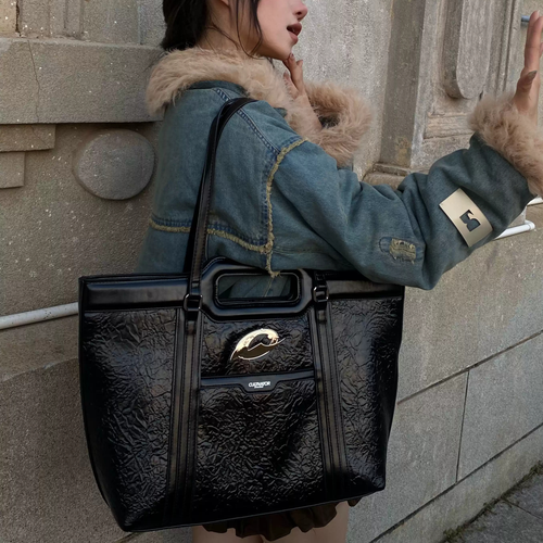 Cultivator Original Black Pleated Tote Çanta