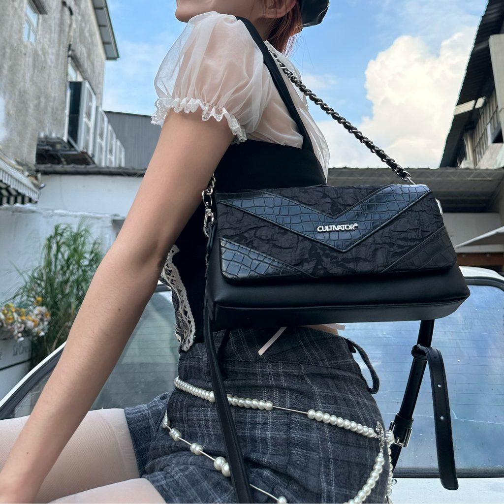 Cultivator Original Snake-Print Pleated Chain-Strap Çanta