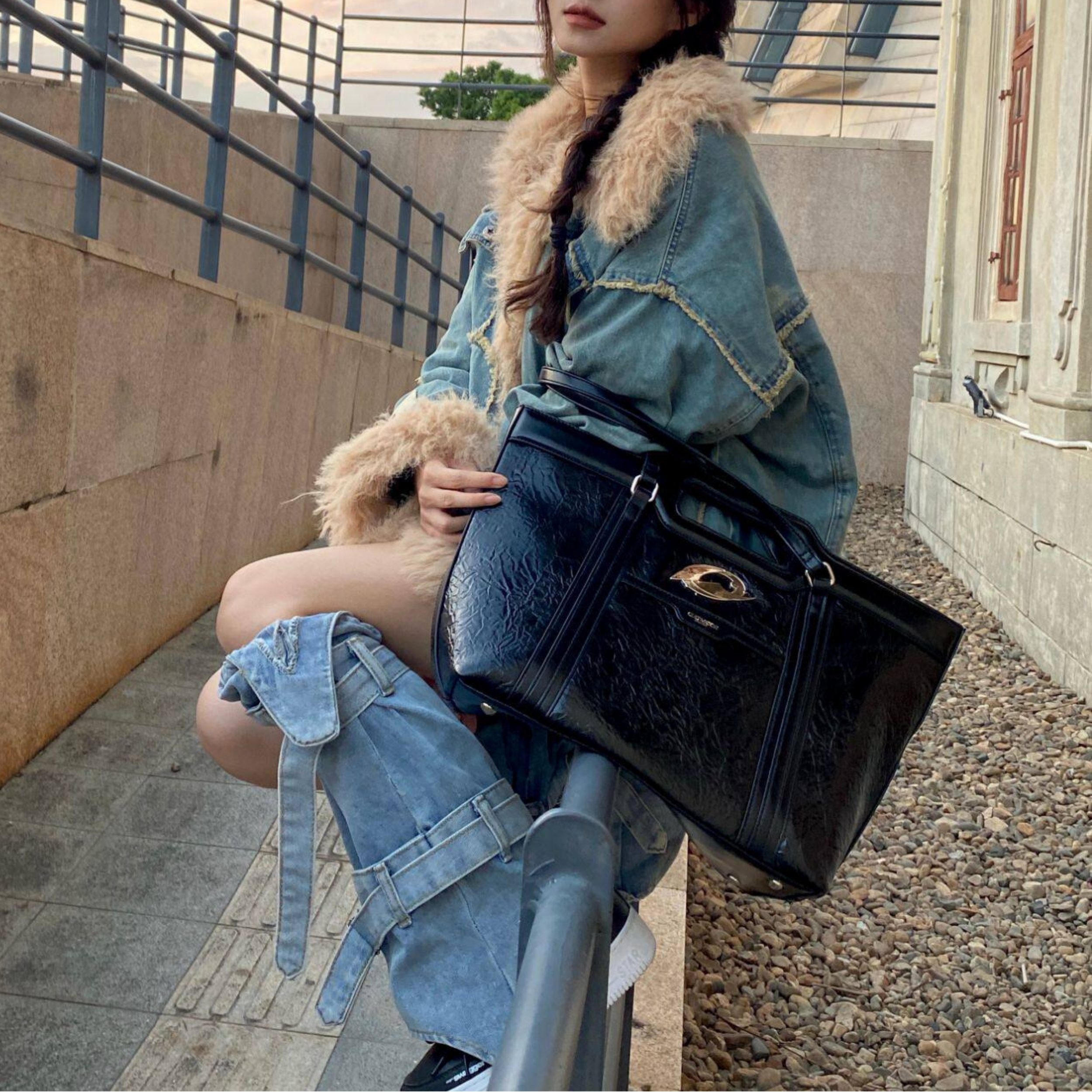 Cultivator Original Black Pleated Tote Çanta