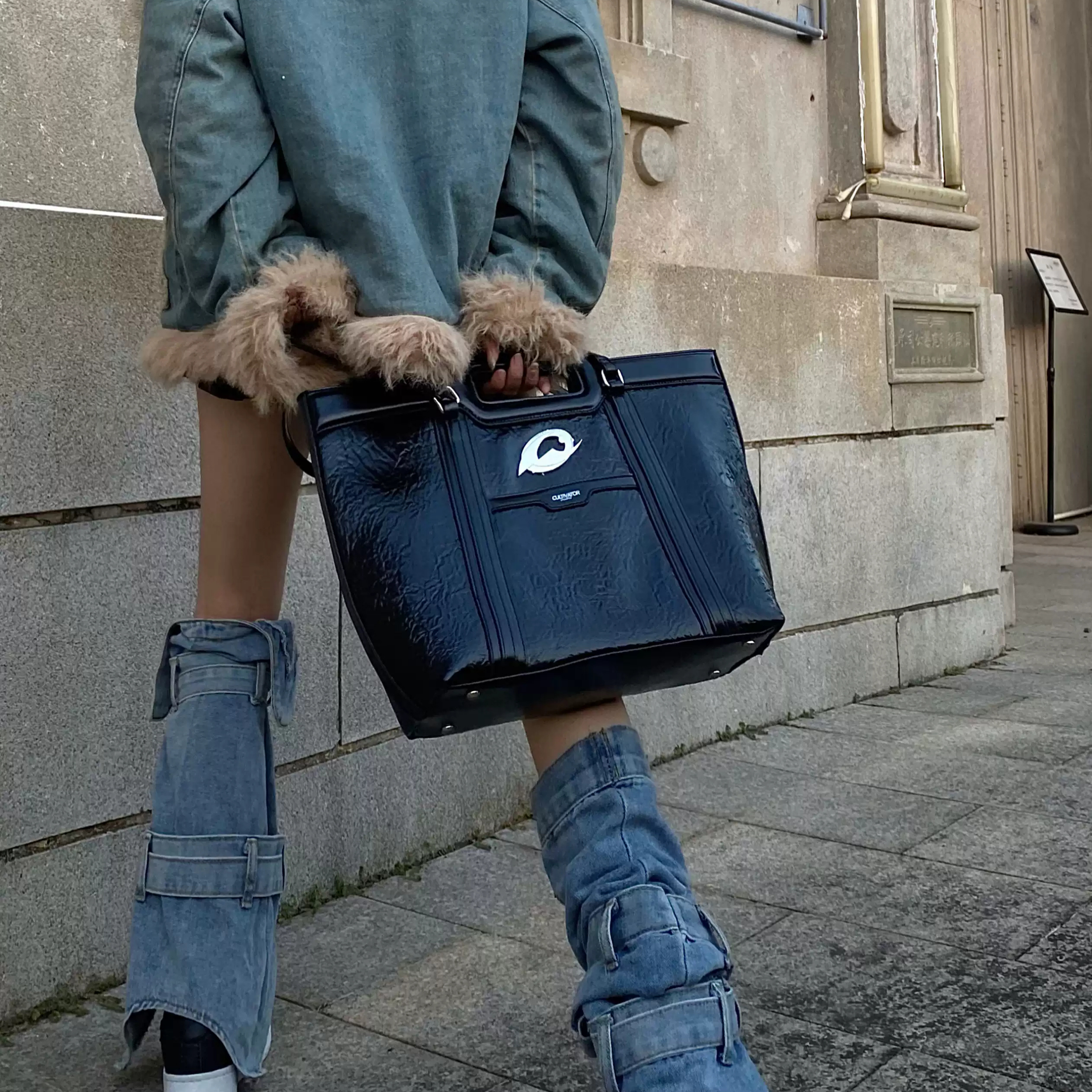 Cultivator Original Black Pleated Tote Çanta